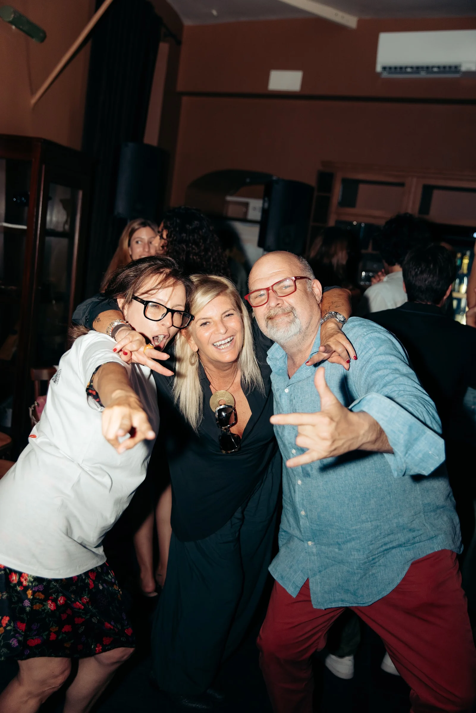 La Cava — brindisi tra amici