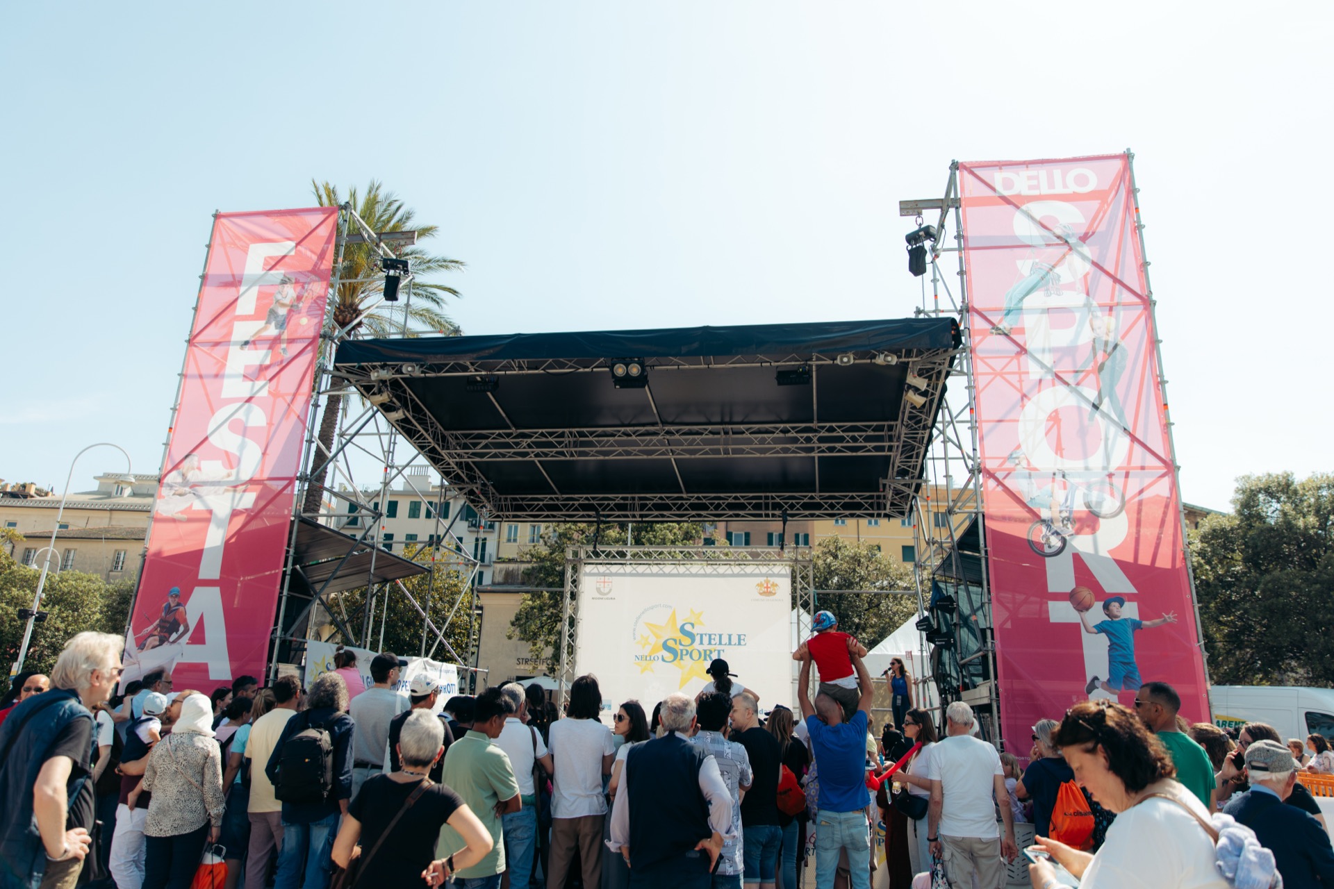 Vita Centro Polisportivo — Pubblico e palco evento sportivo