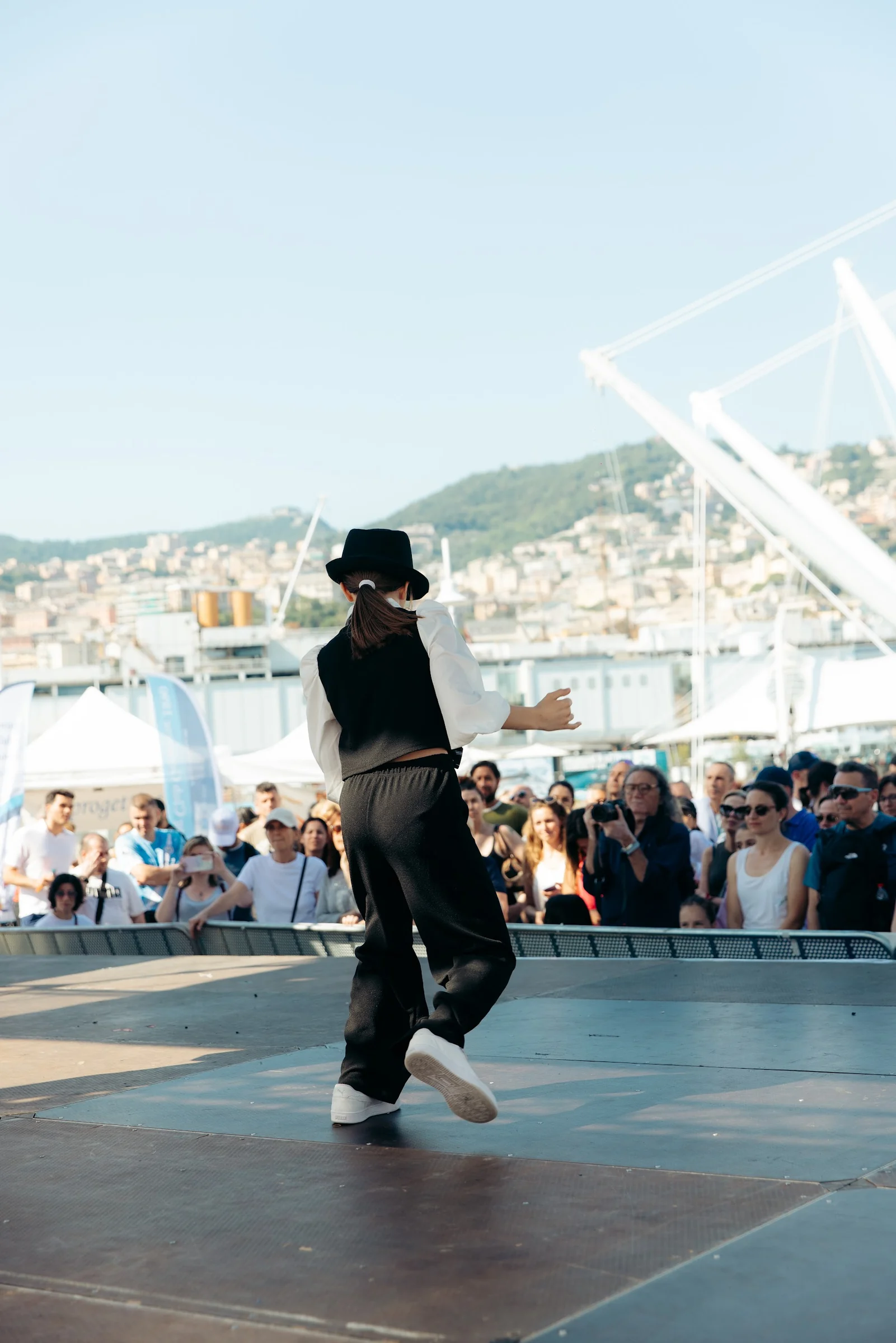 Vita Centro Polisportivo — passo di danza contro la città